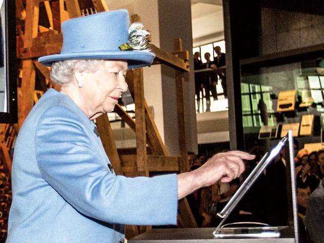 Queen Elizabeth sends first tweet