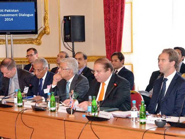 PM woos foreign investors with high returns 