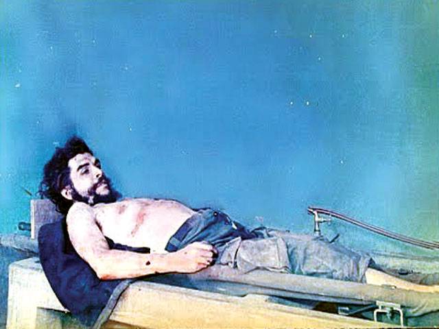 Snaps of dead Che Guevara resurface in Spain