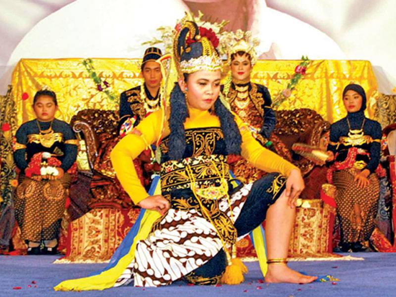 Enthralling cultural extravaganza showcases Indonesian mores
