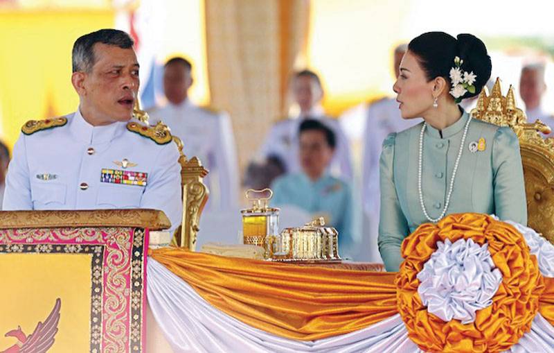 Thailand’s prince divorces wife