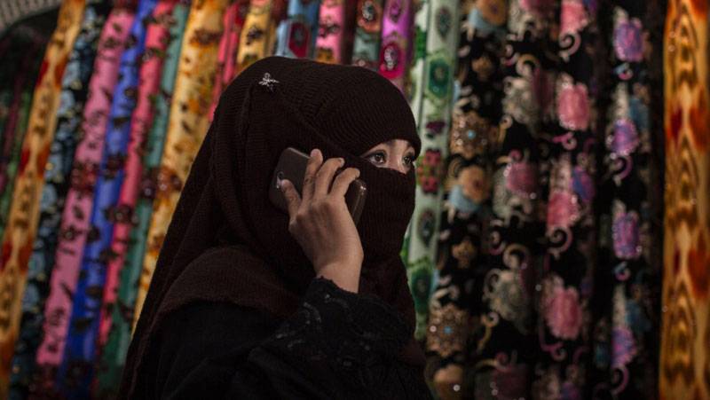 China bans wearing burqa in Xinjiang