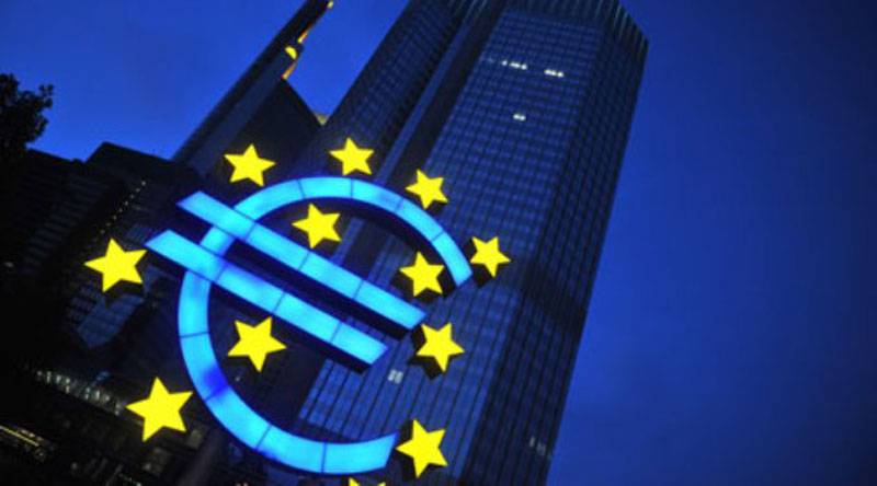 Top EU lawyer clears ECB bond-buying