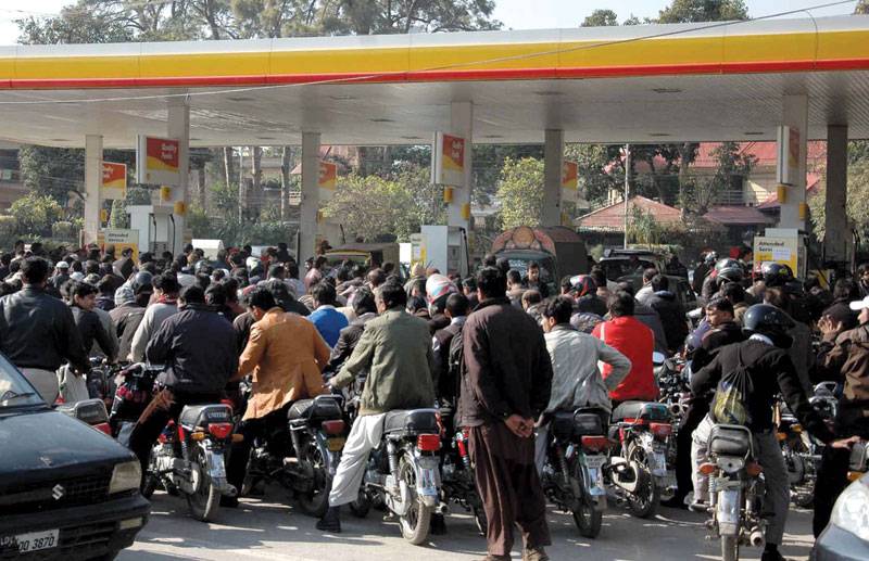 Fuel shortage fuels people’s anger in Pindi