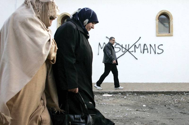 Anti-Muslim incidents soar in France after Paris attacks