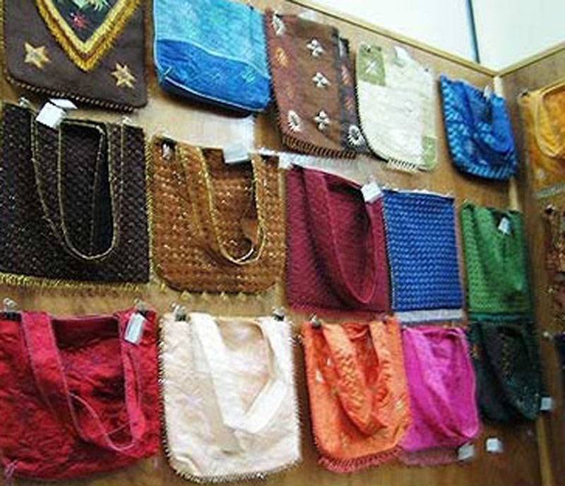 Women take interest in trade fair’s handmade stuff 