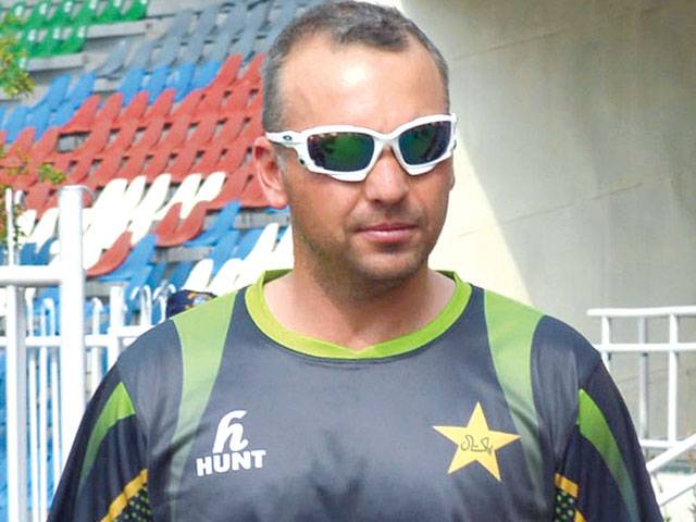 Fielding coach drawn into Pakistan turmoil