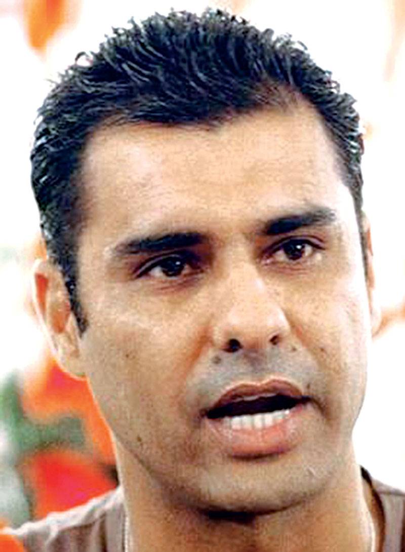 Waqar justifies not playing Sarfraz in earlier games