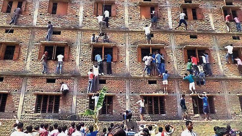 1,000 detained in India over exam cheating