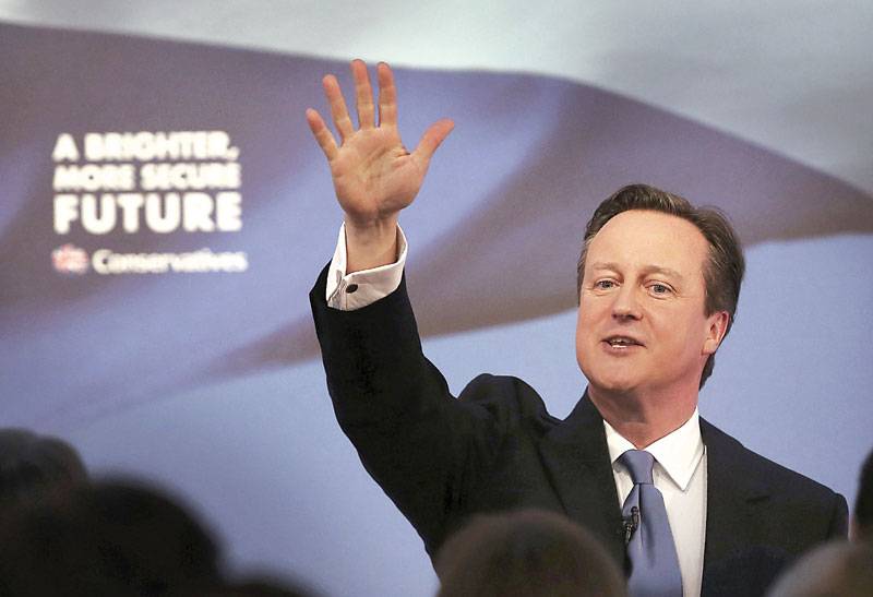 Cameron woos voters with Thatcherite dream 
