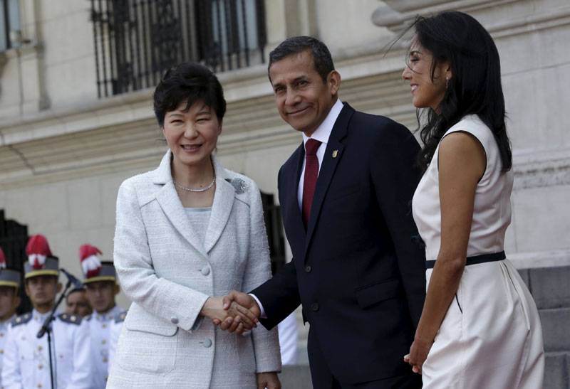  S. Korea President visits Peru1