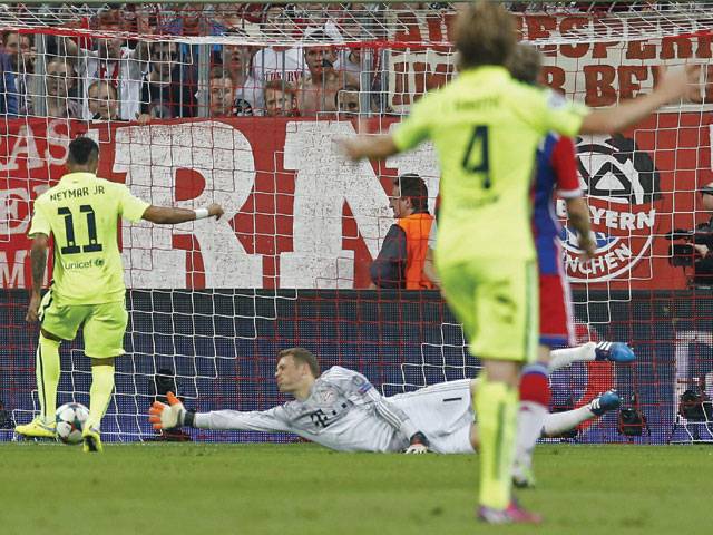 Barca survive Bayern fightback to reach final 