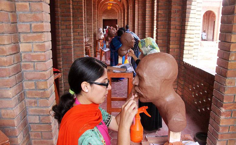Sculpture in clay & moulding