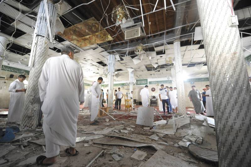 IS bomber in deadly strike on Saudi mosque