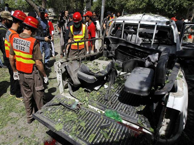 Taliban bomber kills two cops in Peshawar