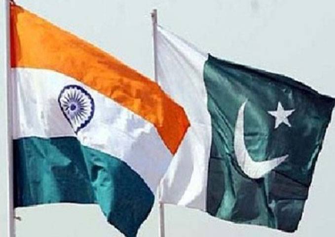Pakistan, India play entertaining draw to reach last eight