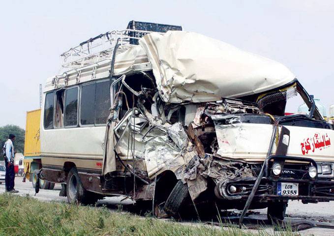 6 die as passenger vans collide