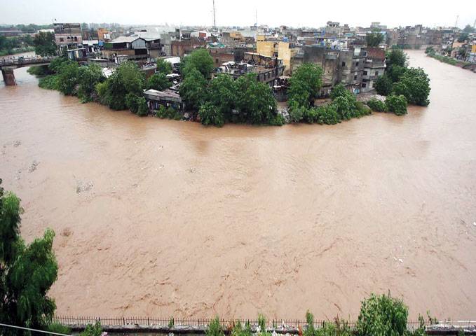 Flood wreaks havoc in Sialkot, Narowal villages