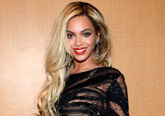 Beyonce buys £200k diamond stilettos