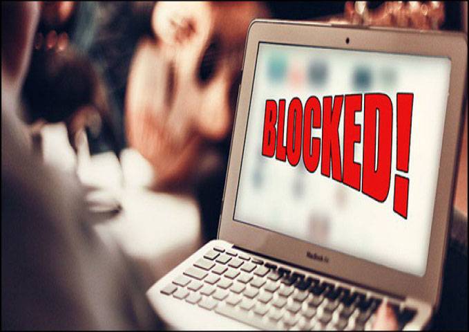 India orders hundreds of sites blocked