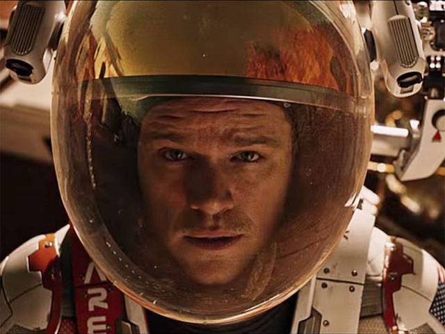 Thrills, humour help lure Damon back into space for 'The Martian'