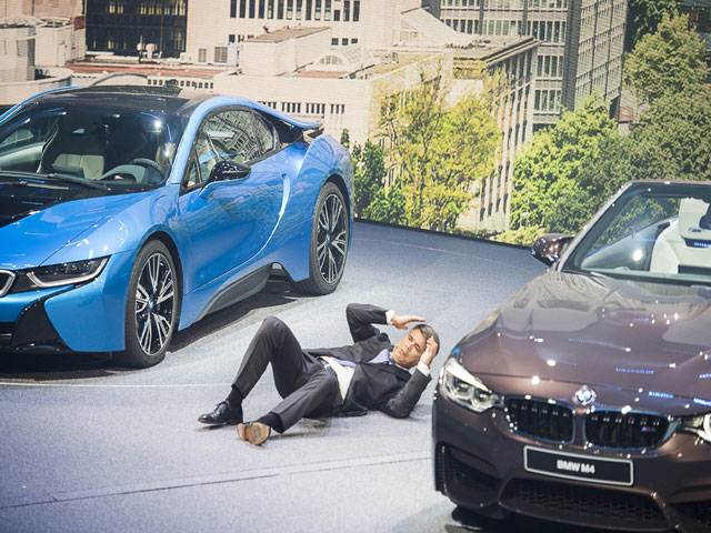 BMW boss faints at auto show press conference