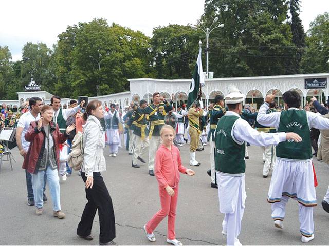 Pakistan military band enthralls Moscow