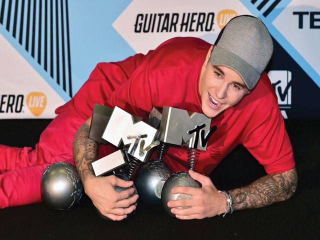 Bieber triumphs at MTV Europe Music awards