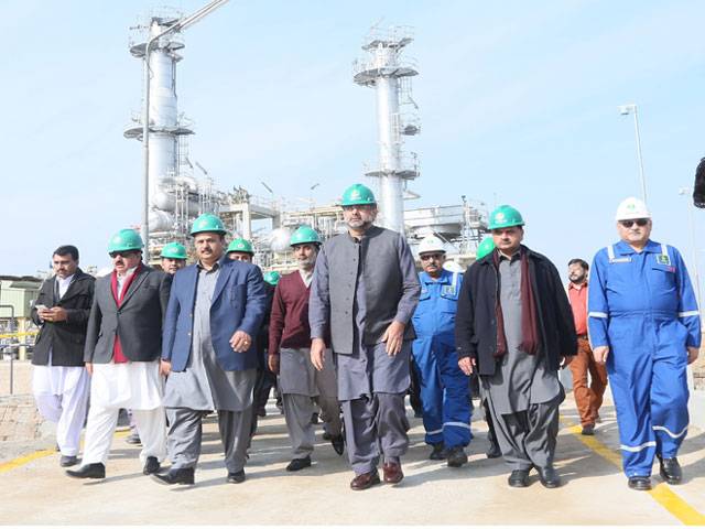 Khaqan inaugurates Adhi III gas, oil, LPG plant 