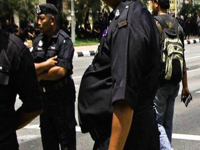 Malaysia lays down law on fat cops
