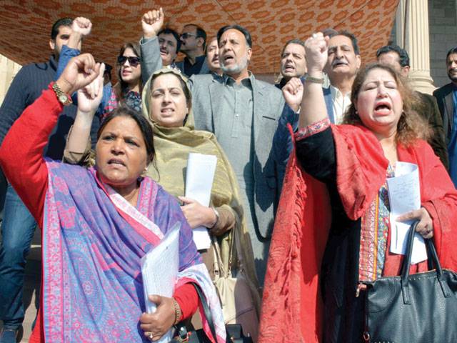 Opposition ups the ante over PIA issue