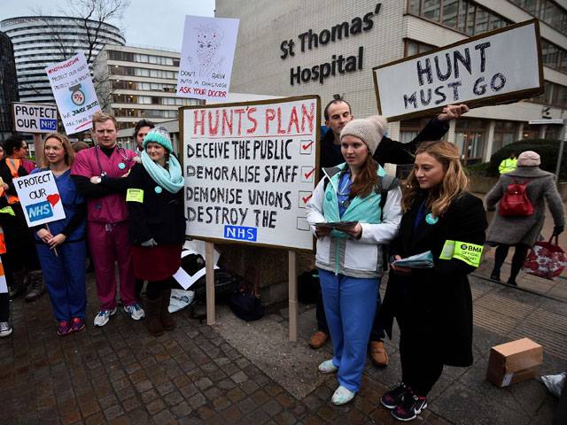 Doctors stage second strike in English hospitals