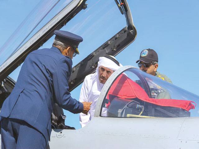 Pak, Qatar PMs see display of JF-17, Super Mushshak
