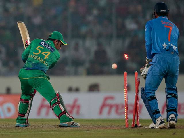 India survive Aamir’s spell to rout Pakistan