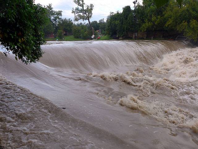Dozens dead, missing in Angolan flash-flood 