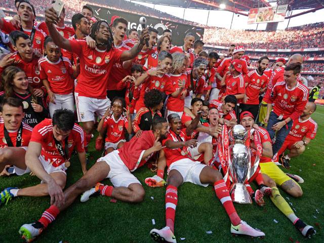 Benfica retain Portuguese title