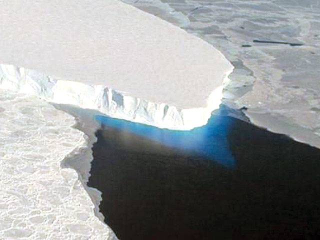 ‘Sleeping giant’ glacier may lift seas two metres
