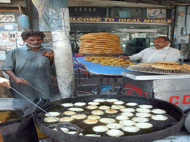  Vendors busy food items in connection with Shab-e-Barat