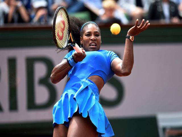Serena marches on, Thiem impresses at rainy French Open