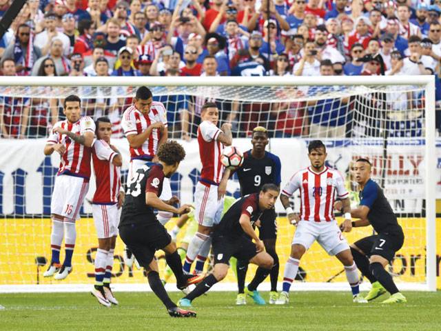 US down Paraguay to top group as Colombia stunned