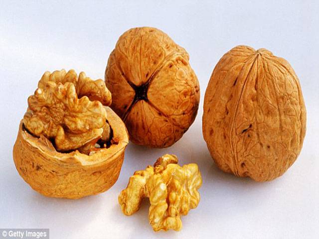 Walnuts can fight back against arthritis, heart disease in old age