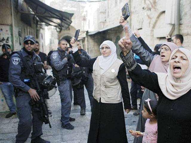 Seven Palestinians hurt in clash at Al-Aqsa mosque