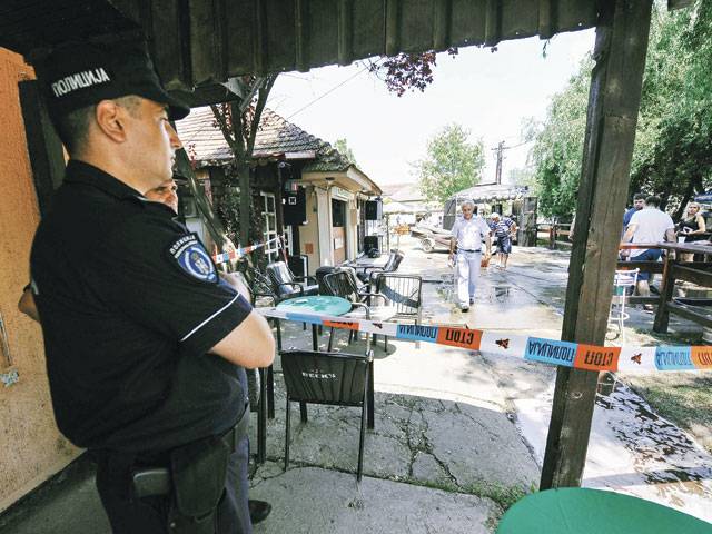 Man shoots dead 5, injures 20 in Serbian cafe
