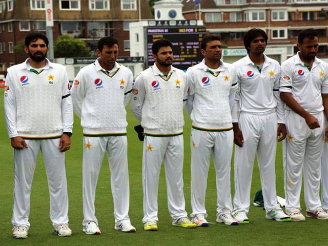 Sussex give Pakistan a testing day