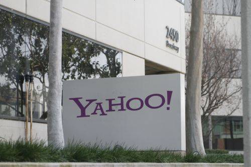 Yahoo seals $4.8b deal with Verizon for its core assets