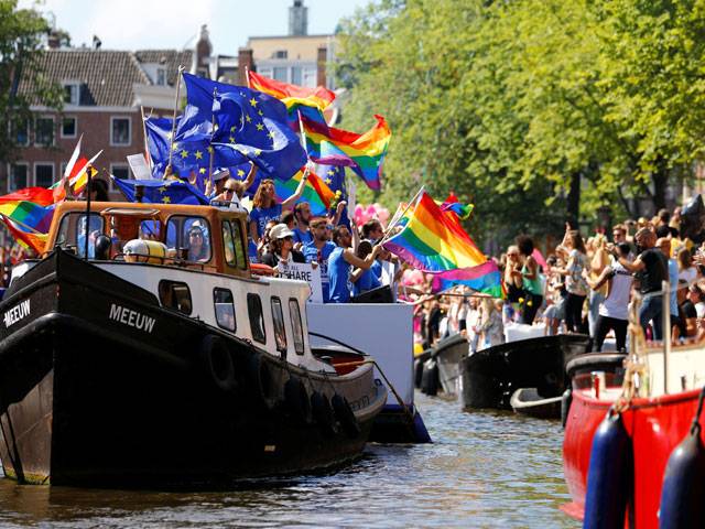 Annual Canal Parade1