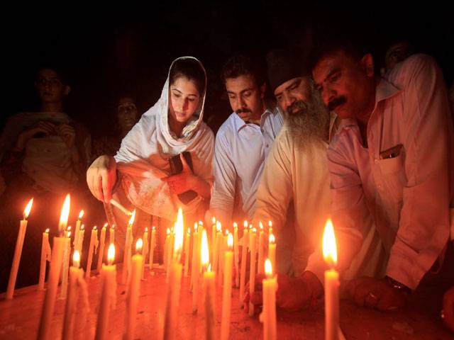 Candle vigil victims of Quetta blast1