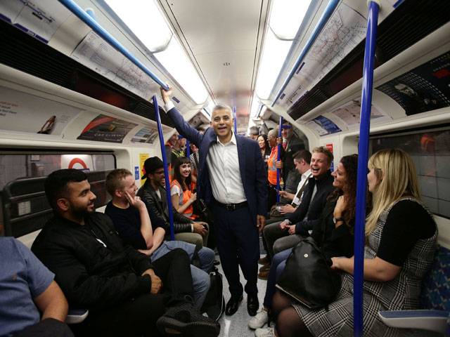 London opens first night tube