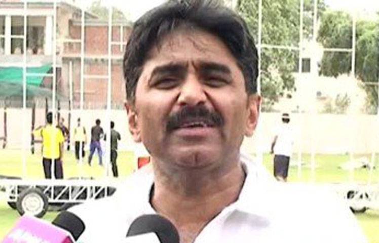 Miandad urges PCB to involve former cricketers in administrative affairs