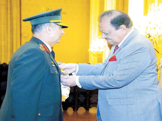 Nishan-i-Imtiaz conferred on Turkish commander